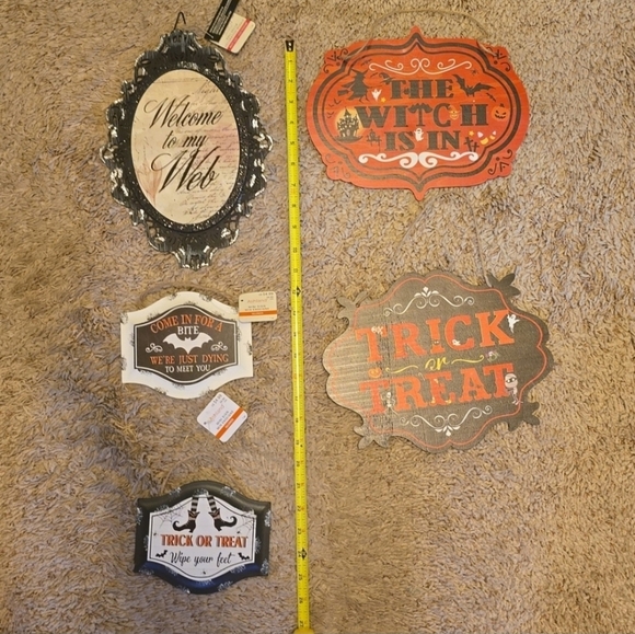 NEW Multiple Halloween Signs For Decorating Or Crafting - Picture 4 of 5